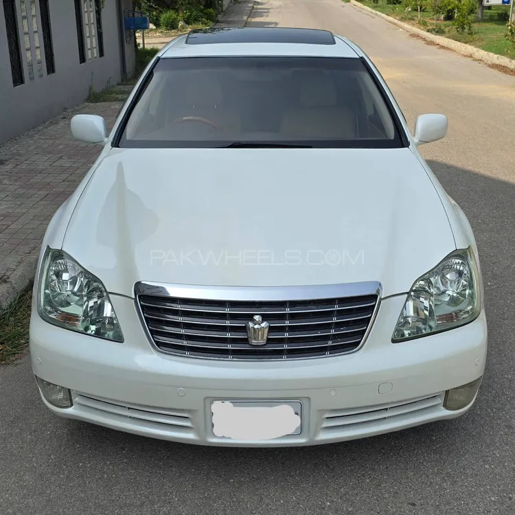 Toyota Crown 2004 for Sale in Islamabad Image-1