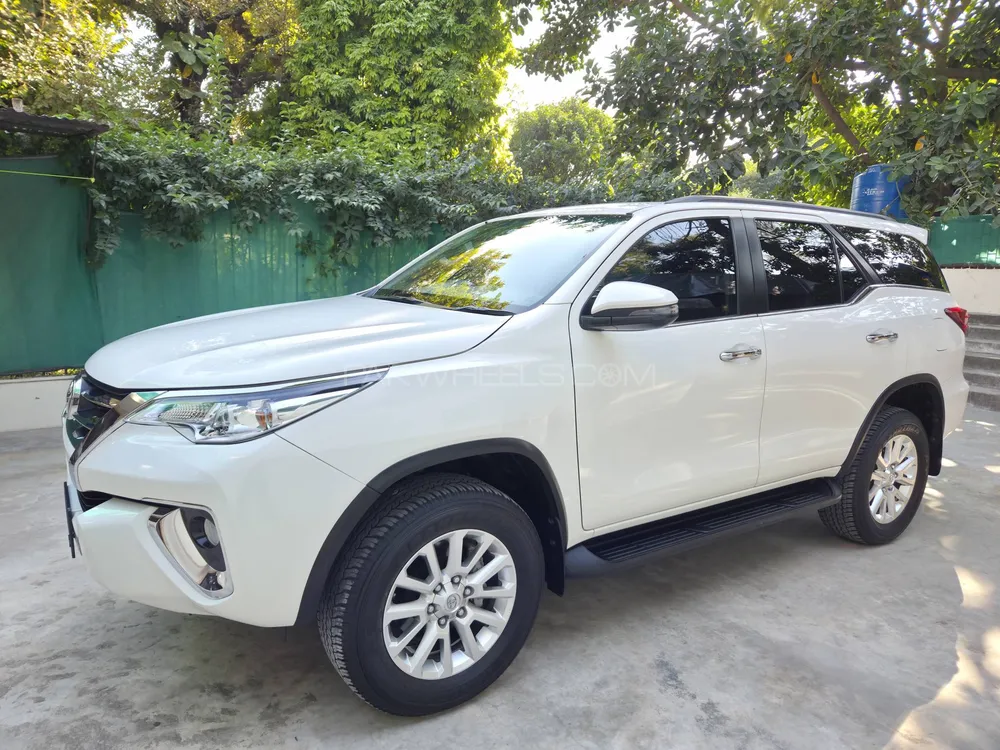 Toyota Fortuner 2020 for Sale in Islamabad Image-1
