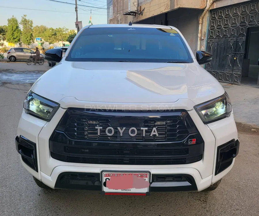 Toyota Hilux 2025 for Sale in Karachi Image-1