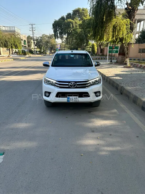 Toyota Hilux 2018 for Sale in Peshawar Image-1