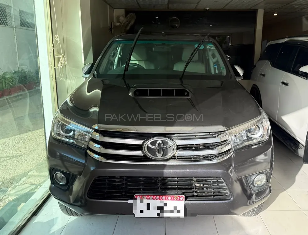 Toyota Hilux 2017 for Sale in Karachi Image-1