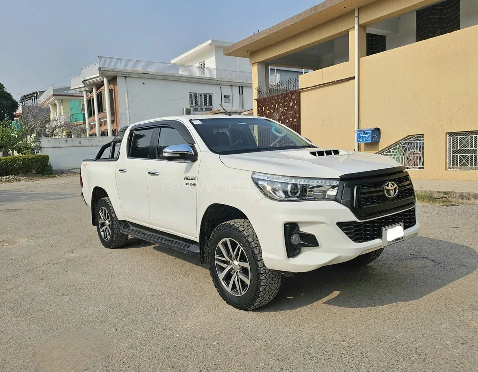 Toyota Hilux 2017 for Sale in Islamabad Image-1