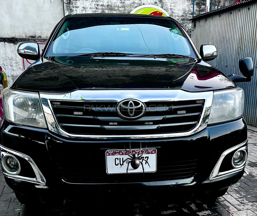 Toyota Hilux 2013 for Sale in Islamabad Image-1