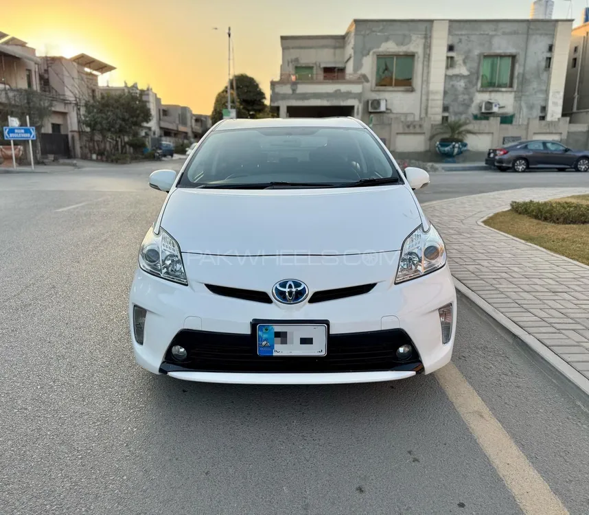 Toyota Prius 2014 for Sale in Peshawar Image-1