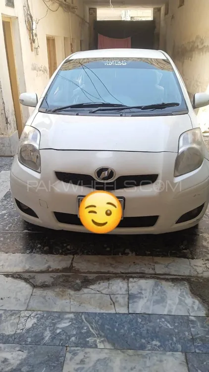 Toyota Vitz 2007 for Sale in Peshawar Image-1
