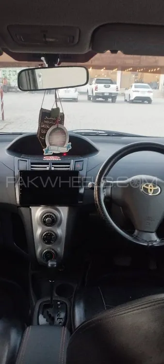 Toyota Vitz 2006 for Sale in Peshawar Image-1