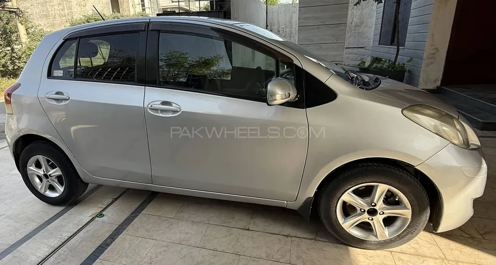 Toyota Vitz 2009 for Sale in Faisalabad Image-1