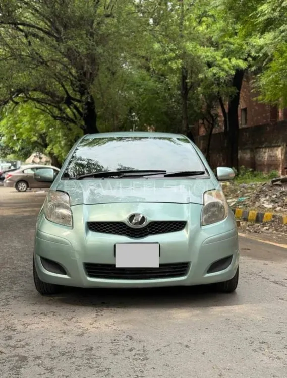 Toyota Vitz 2013 for Sale in Lahore Image-1