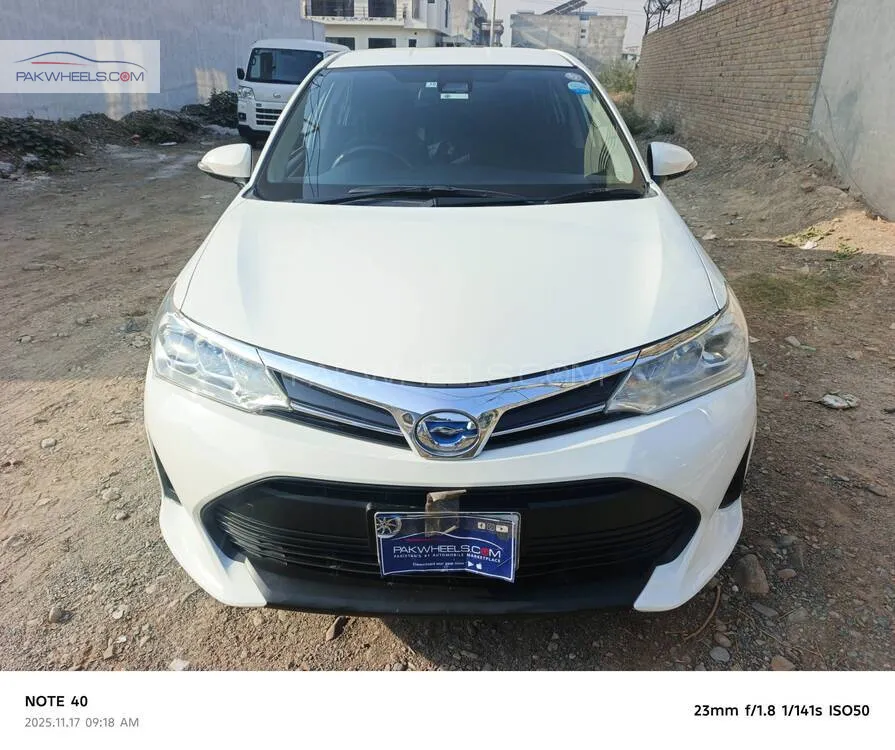 Toyota Corolla Axio 2017 for Sale in Peshawar Image-1