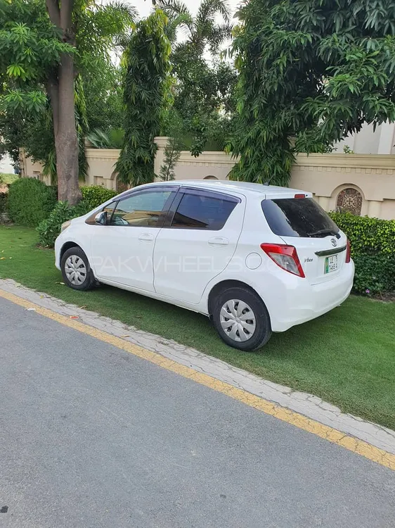 Toyota Vitz 2013 for Sale in Lahore Image-1