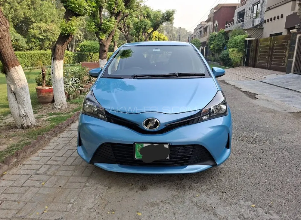 Toyota Vitz 2014 for Sale in Lahore Image-1