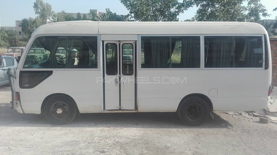 Toyota Coaster 2005 for Sale in Islamabad Image-1