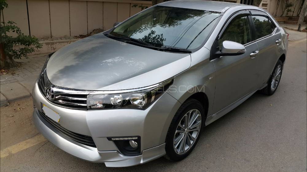 Toyota Corolla 2015 for Sale in Karachi Image-1