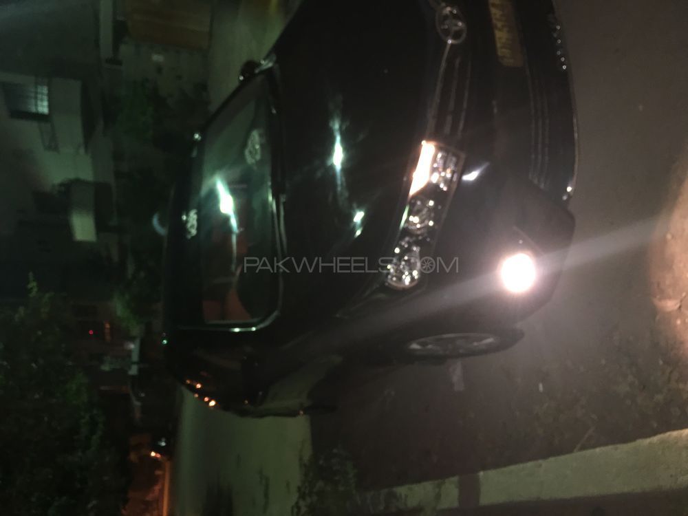 Toyota Corolla 2015 for Sale in Karachi Image-1