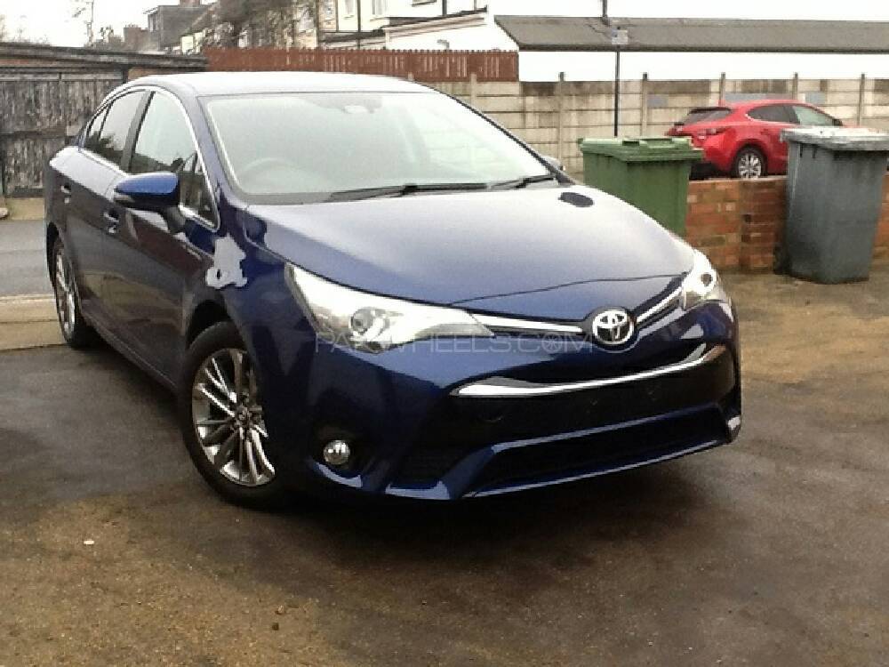 Toyota Avensis 2016 for Sale in Islamabad Image-1