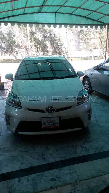 Toyota Prius 2013 for Sale in Mardan Image-1