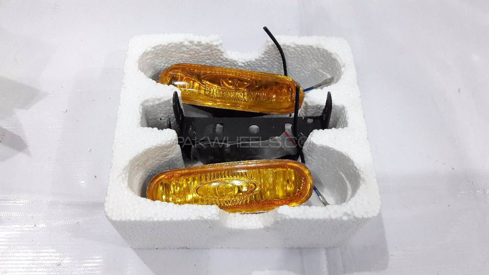 Universal Light Yellow - 990 Yellow Image-1