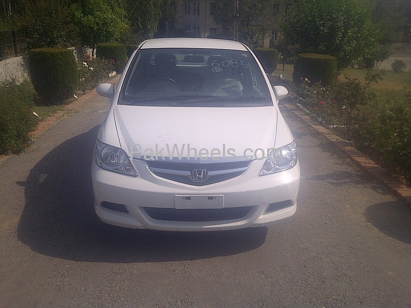 Honda Fit 2007 for Sale in Islamabad Image-1