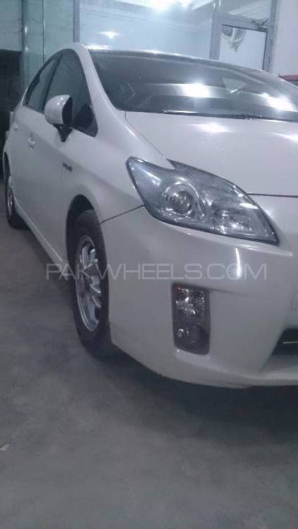Toyota Prius 2011 for Sale in Wah cantt Image-1