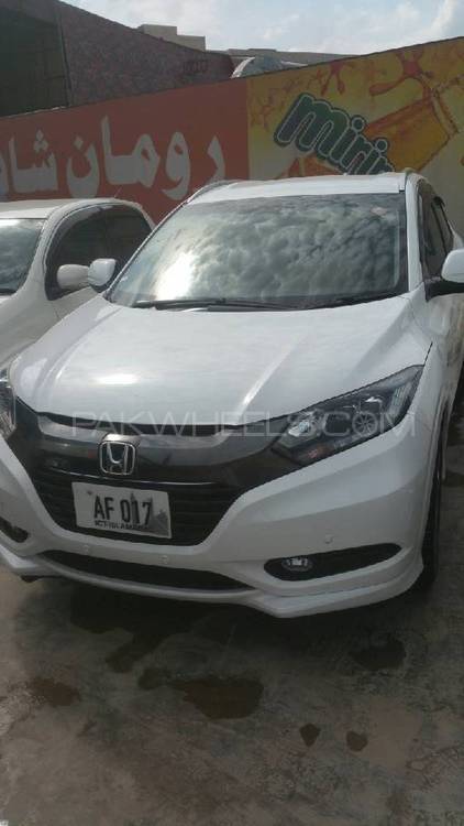 Honda Vezel 2013 for Sale in Peshawar Image-1