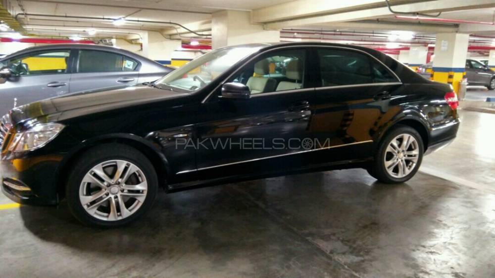 Mercedes Benz E Class 2012 for Sale in Karachi Image-1