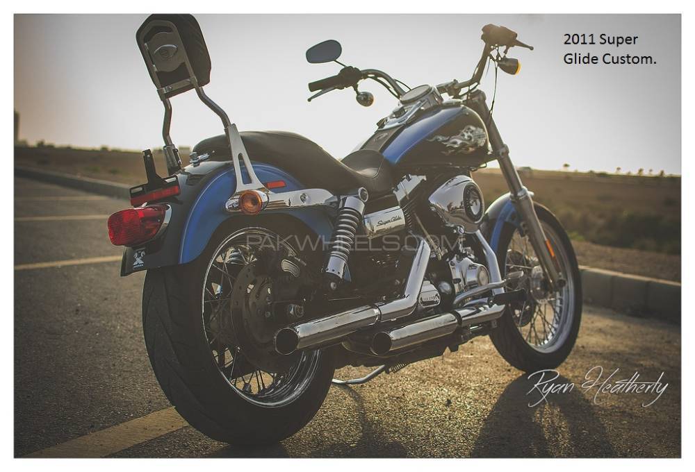 Harley Davidson Super Glide Custom 2011 for Sale Image-1