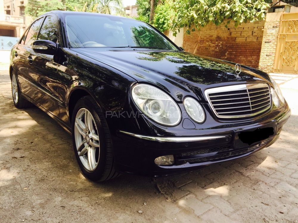 Mercedes Benz E Class 2004 for Sale in Lahore Image-1