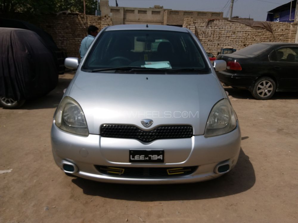 Toyota Vitz 2001 for Sale in D.G.Khan Image-1