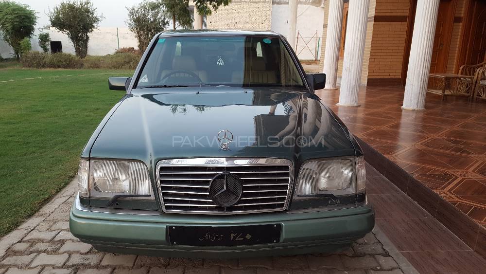 Mercedes Benz E Class 1994 for Sale in Sargodha Image-1