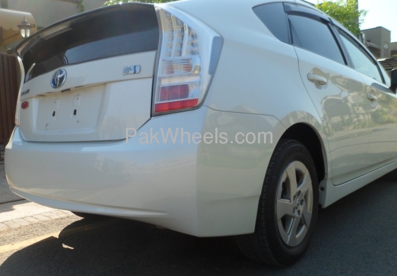 Toyota Prius 2009 for Sale in Lahore Image-1