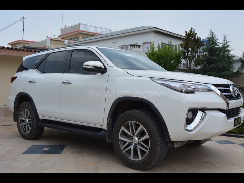 Тойота fortuner 2017