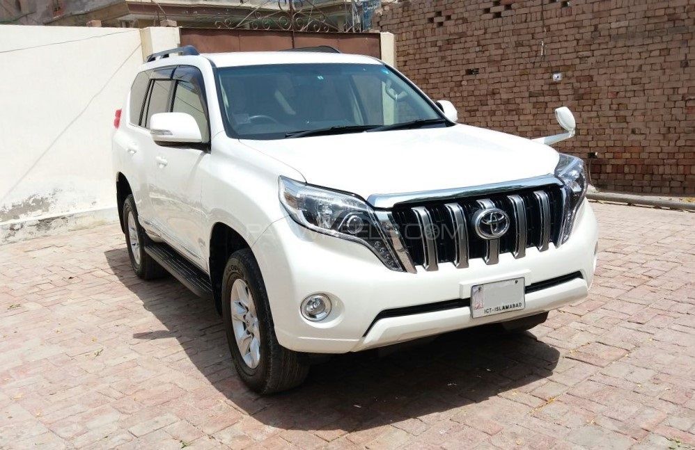 Toyota Prado 2010 for Sale in Multan Image-1