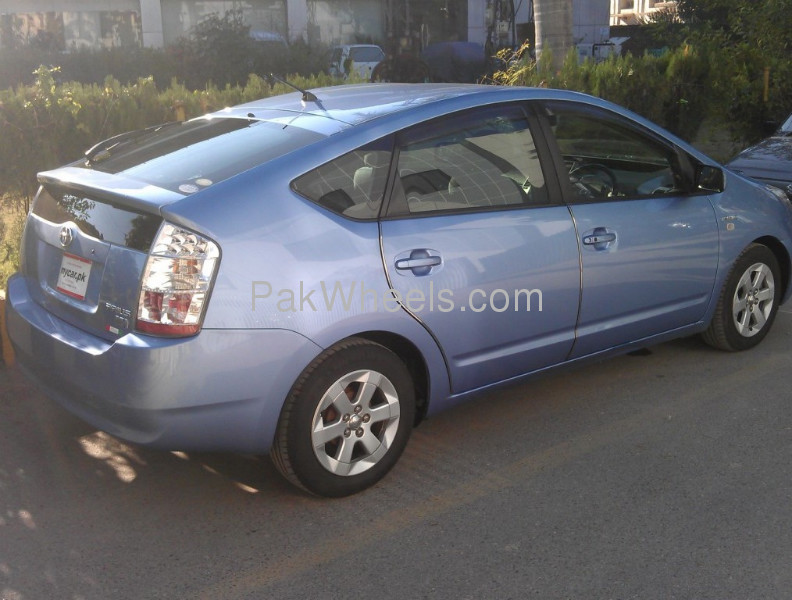 Toyota Prius 2007 for Sale in Lahore Image-1