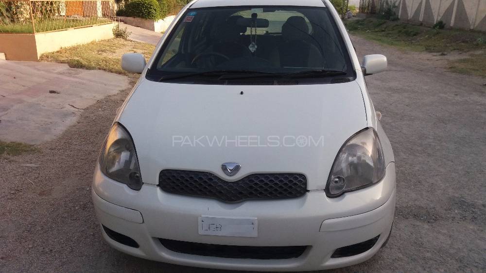 Toyota Vitz 2004 for Sale in Nowshera cantt Image-1