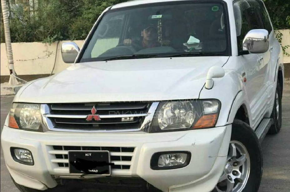 Mitsubishi Pajero 2002 for Sale in Multan Image-1