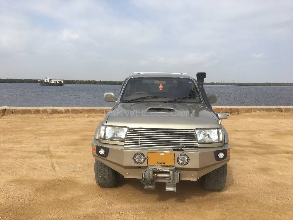 Toyota Surf 2002 for Sale in Karachi Image-1