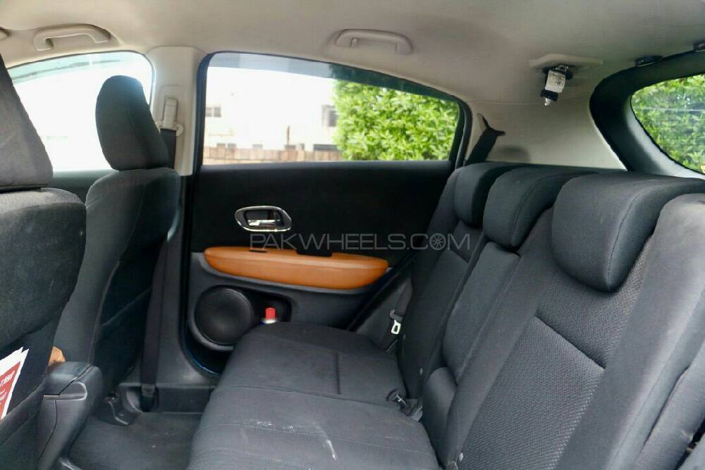 Honda Vezel 2014 for Sale in Lahore Honda Vezel 2014 for Sale in Lahore Image-2