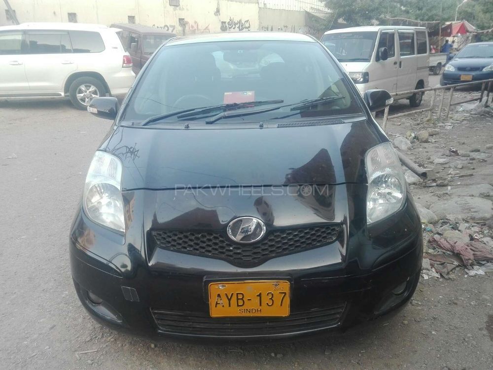 Toyota Vitz 2009 for Sale in Karachi Image-1