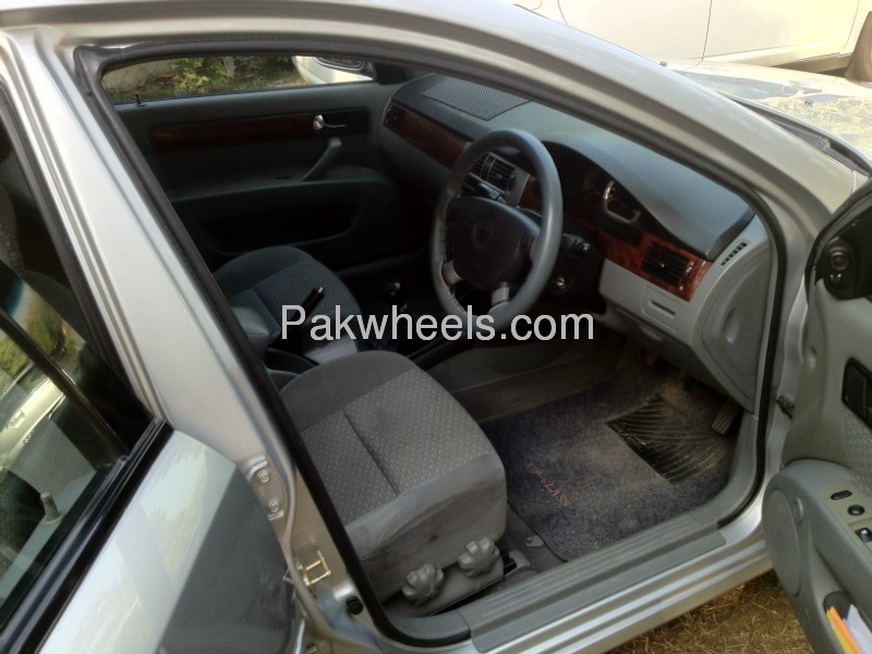 Chevrolet Optra 2005 for Sale in Karachi Image-1