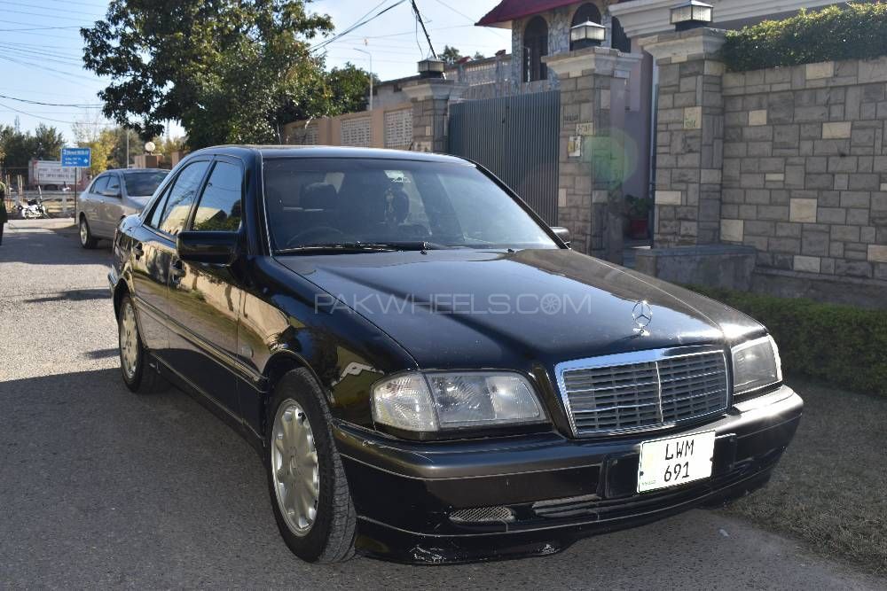 Mercedes Benz C Class 2000 for Sale in Kohat Mercedes Benz C Class 2000 for Sale in Kohat Image-4
