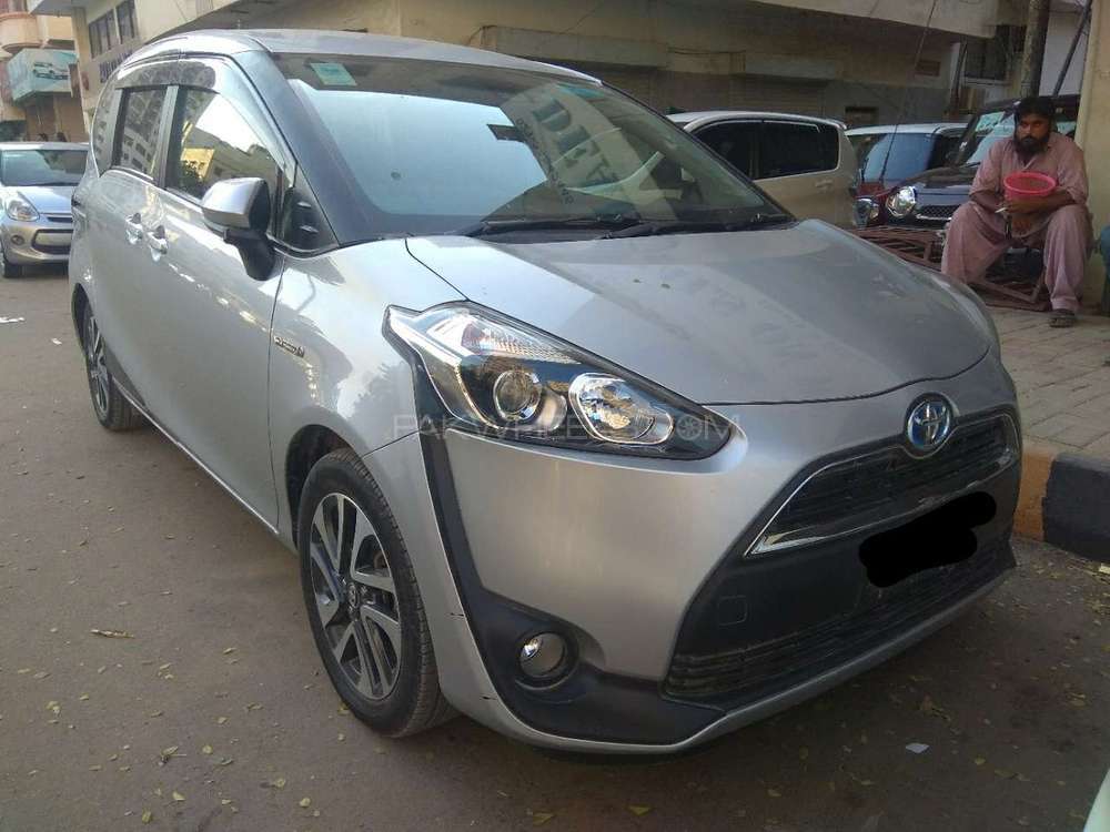 Toyota Sienta 2016 for Sale in Karachi Image-1