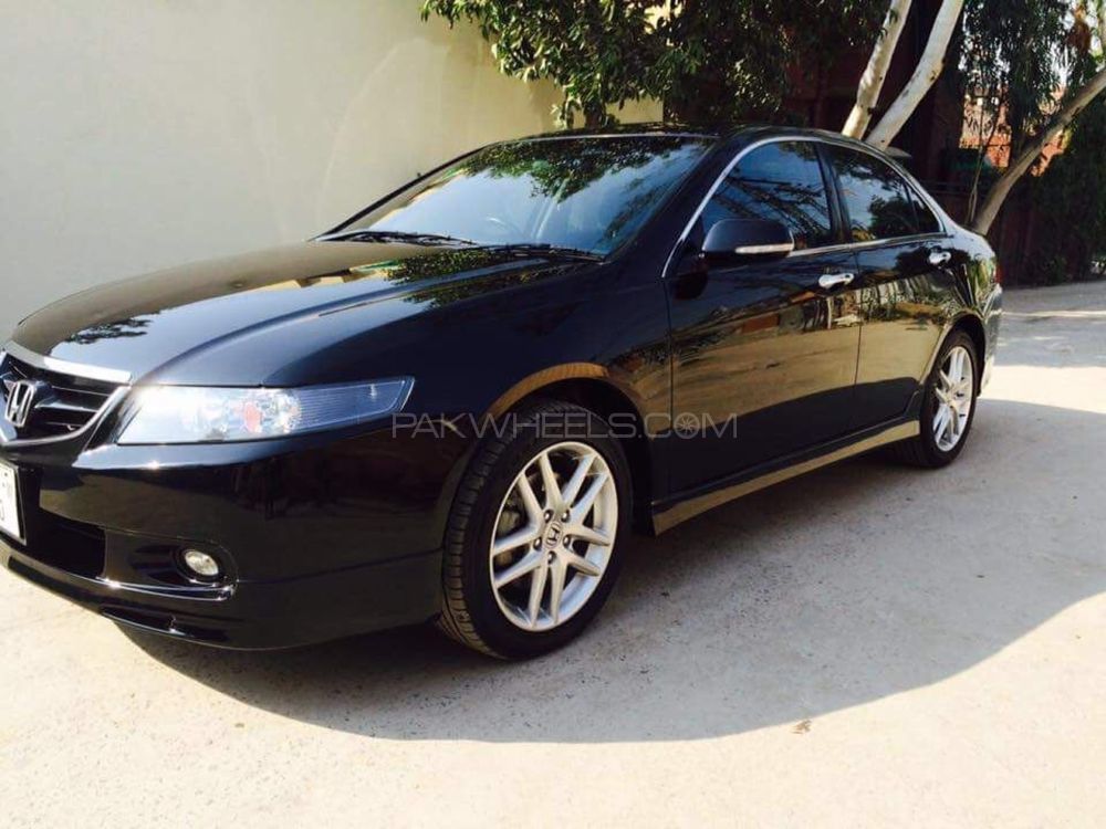 Honda Accord 2004 for Sale in Lahore Image-1