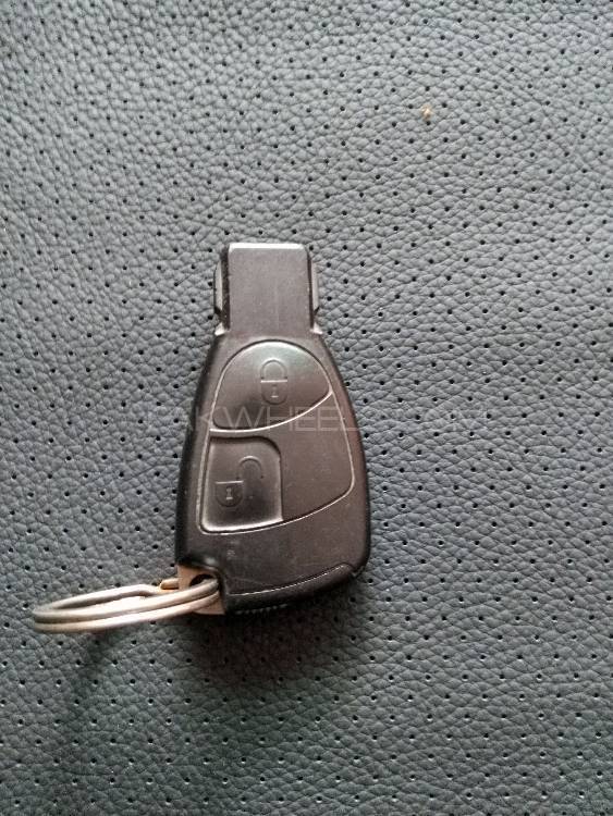 Mercedes genuine keyless entry/FOB key. Image-1