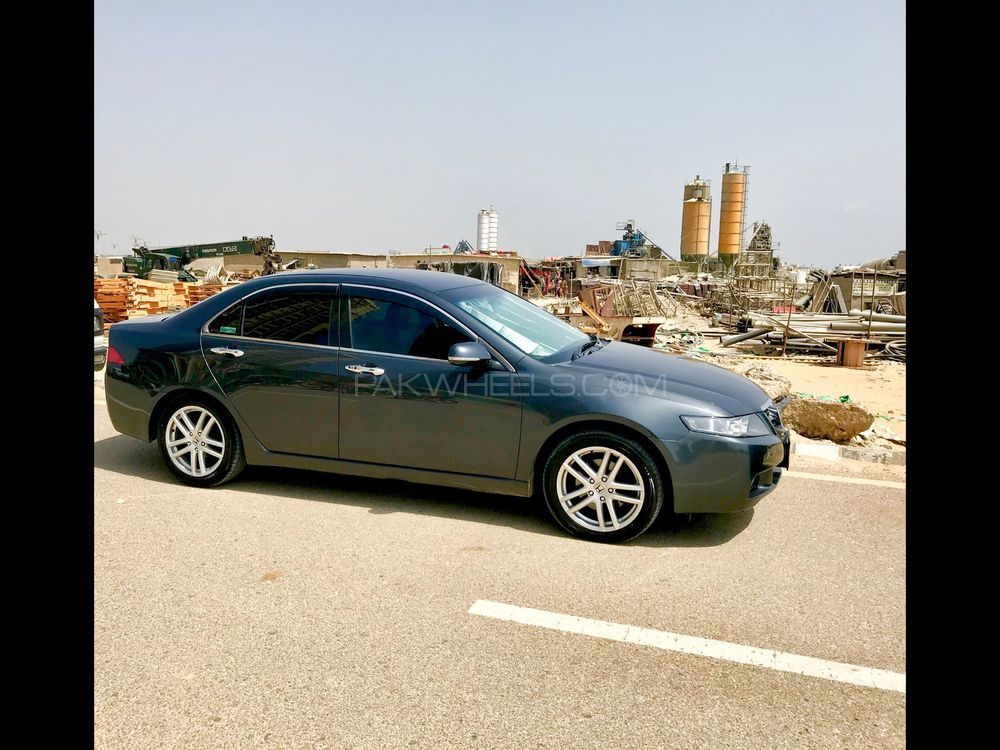 Honda Accord 2004 for Sale in Karachi Image-1