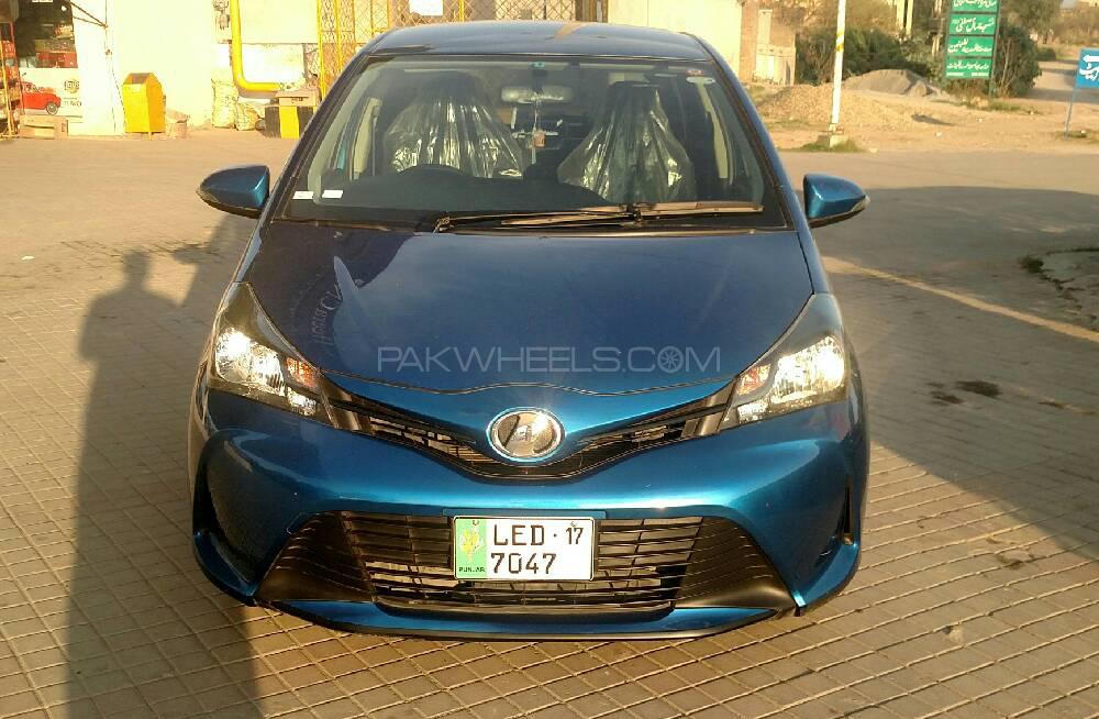 Toyota Vitz 2014 for Sale in Kharian Image-1