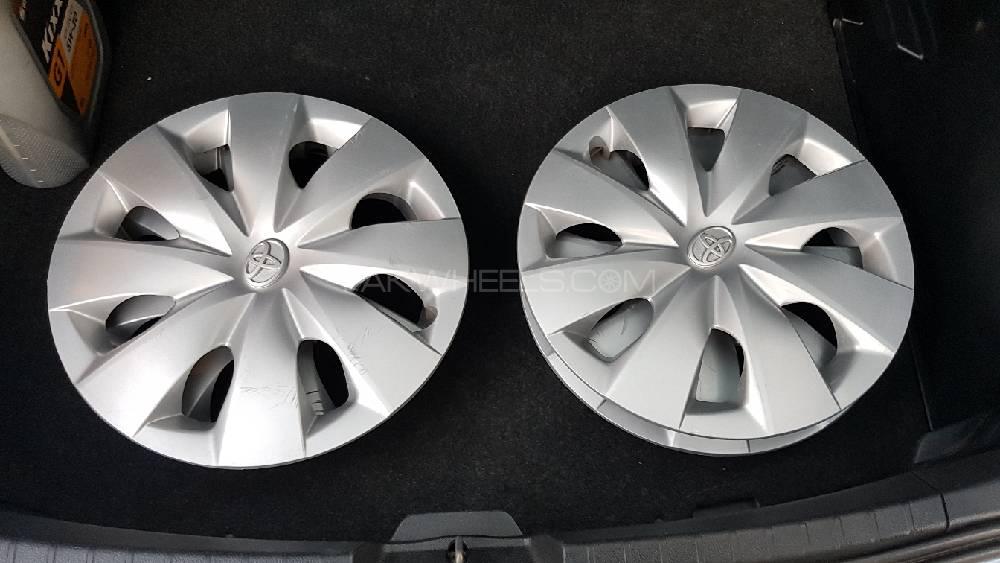 Toyota Vitz 2013 Wheel Cups (Genuine + Mint Condition) Image-1