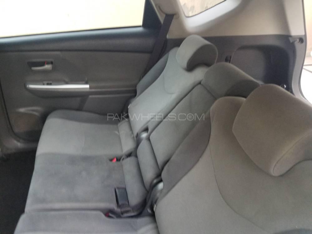 Toyota Prius Alpha 2013 for Sale in Lahore Image-1