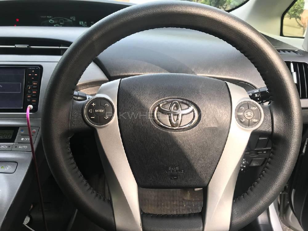 Toyota Prius 2012 for Sale in Lahore Toyota Prius 2012 for Sale in Lahore Image-5