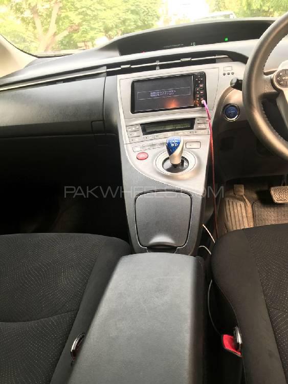 Toyota Prius 2012 for Sale in Lahore Toyota Prius 2012 for Sale in Lahore Image-8