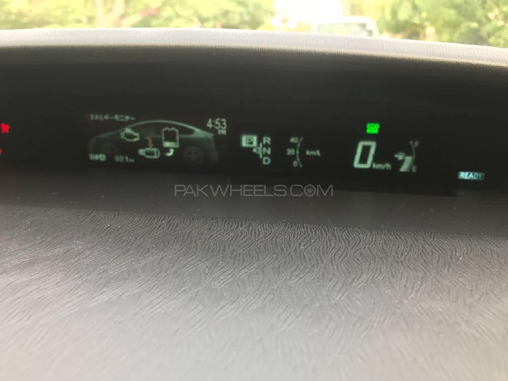 Toyota Prius 2012 for Sale in Lahore Toyota Prius 2012 for Sale in Lahore Image-12